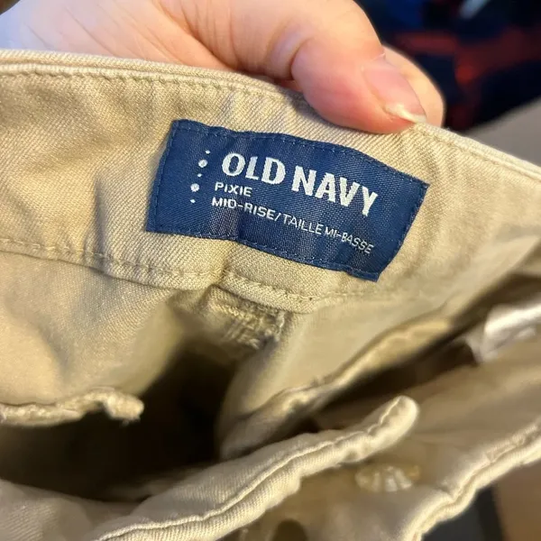 OLD NAVY WOMENS PIXIE KHAKI PANTS - Image 3