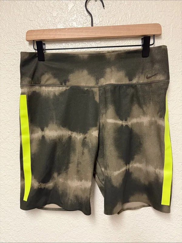 NIKE One Luxe 7” Olive Tie-Dye Bike Shorts Neon Yellow Side Stripes Size Large - Image 2