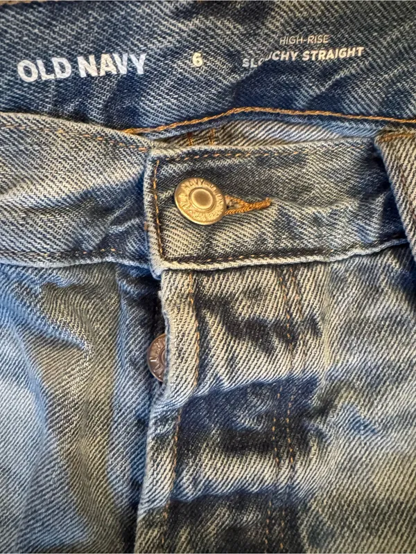 Old Navy Slouchy Straight Distressed Jeans Size 6 Light Wash Frayed Hem EUC - Image 4