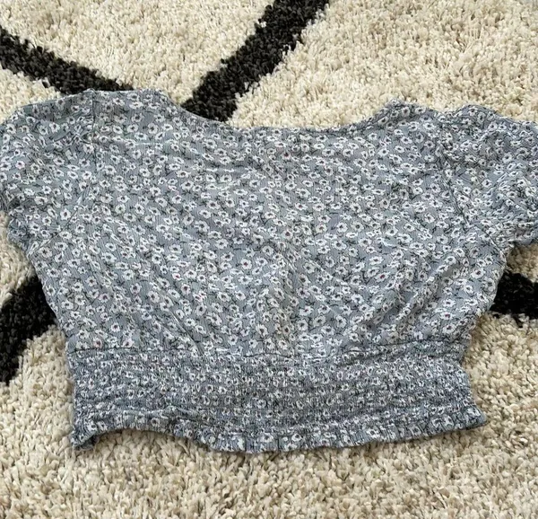 Aeropostale Flower Crop Top - Image 3