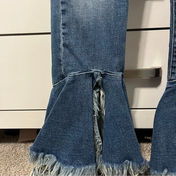 Blank NYC Lowrise Bell Bottom Flare Jeans - Image 5