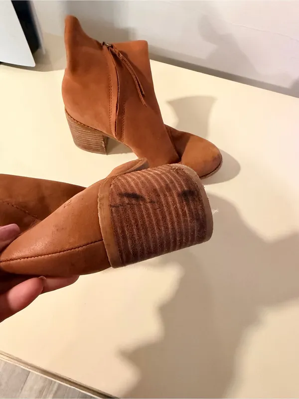 TOMS Tan Leather Block Heel Ankle Boot - Image 10