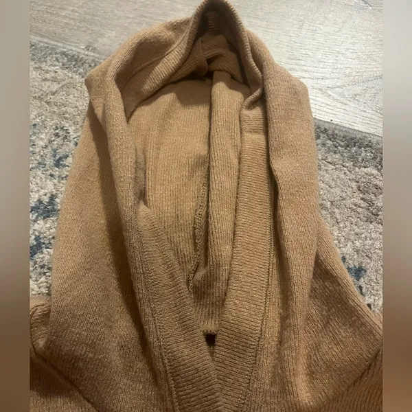 Abercrombie & Fitch Sweatshirt - Image 2