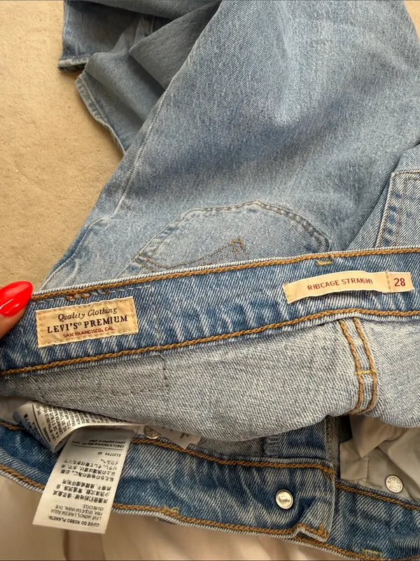Levi’s Ribcage Straight Blue Denim High Rise Jeans Size 28 - Image 8