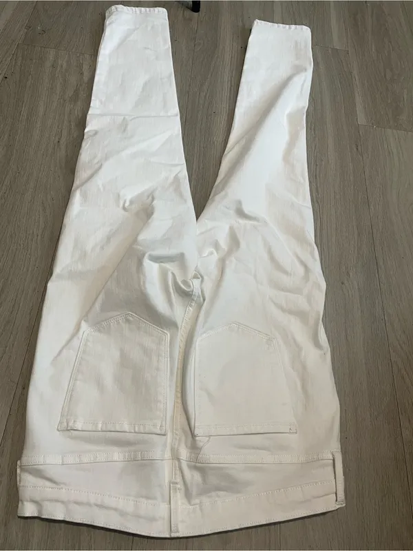 Banana Republic Women's White Skinny Jeans - Image 3