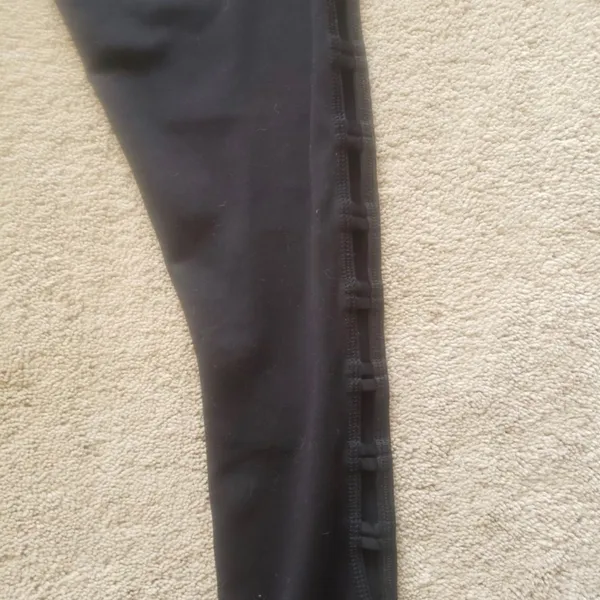 Maurices in motion black leggings size small - Image 3