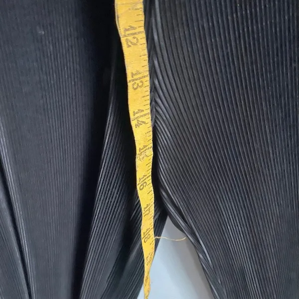 Express Tricot Minimalist Black Trouser Pleated Pull on Pants sz Medium Neutral - Image 4
