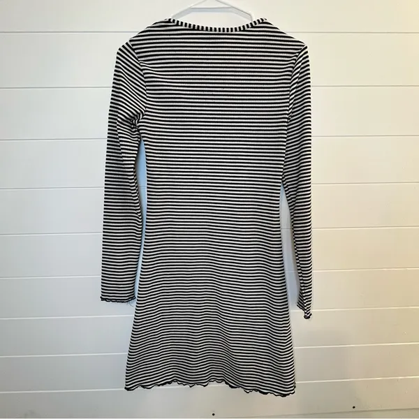 Divided H&M Black and White Stripe Dress BodyCon Crewneck Size 6 Preppy Minimal - Image 8
