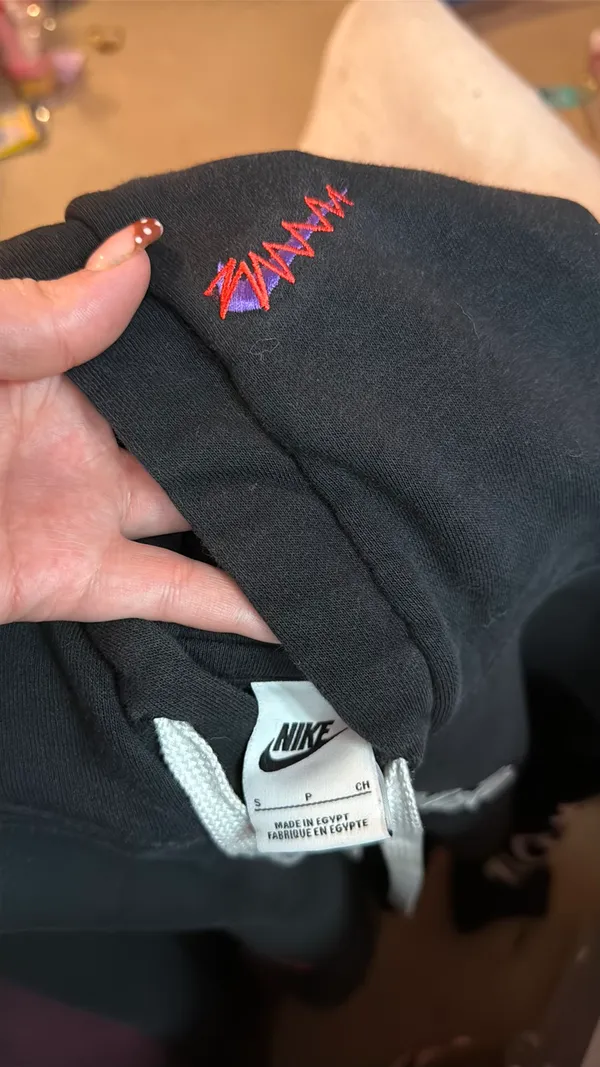 Nike Graphic Hoodie Black - Image 9
