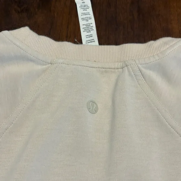 Lululemon Softstreme Gathered Waist Pullover Women 6 Peach Cream LW3GG8S - Image 4