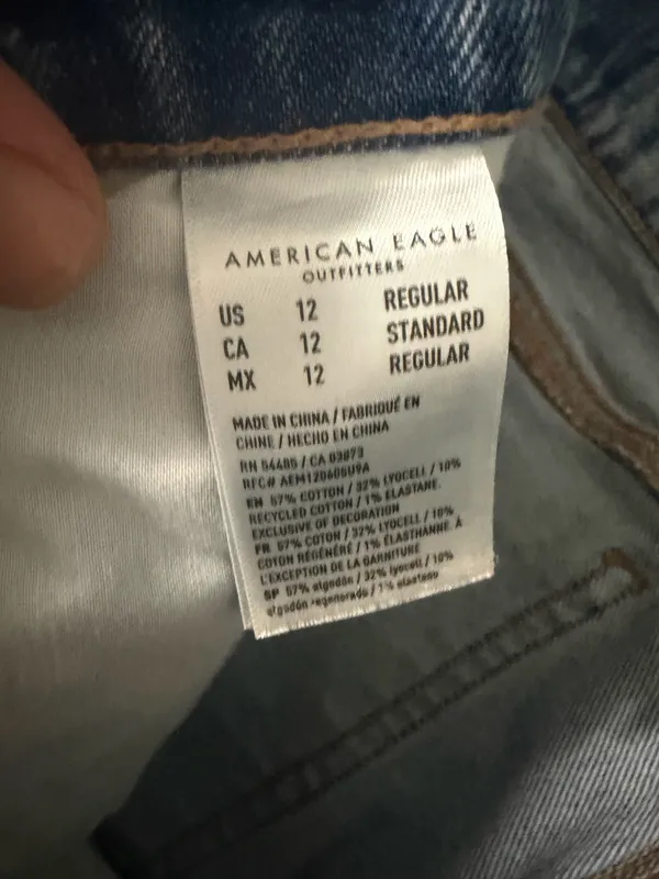 American Eagle 90s Bootcut High Rise Light Wash Split Front Hem Jeans Size 12. - Image 7