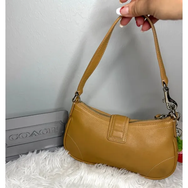 y2k COACH Vintage Demi Hampton Pochette Mini Purse Bag - Image 2