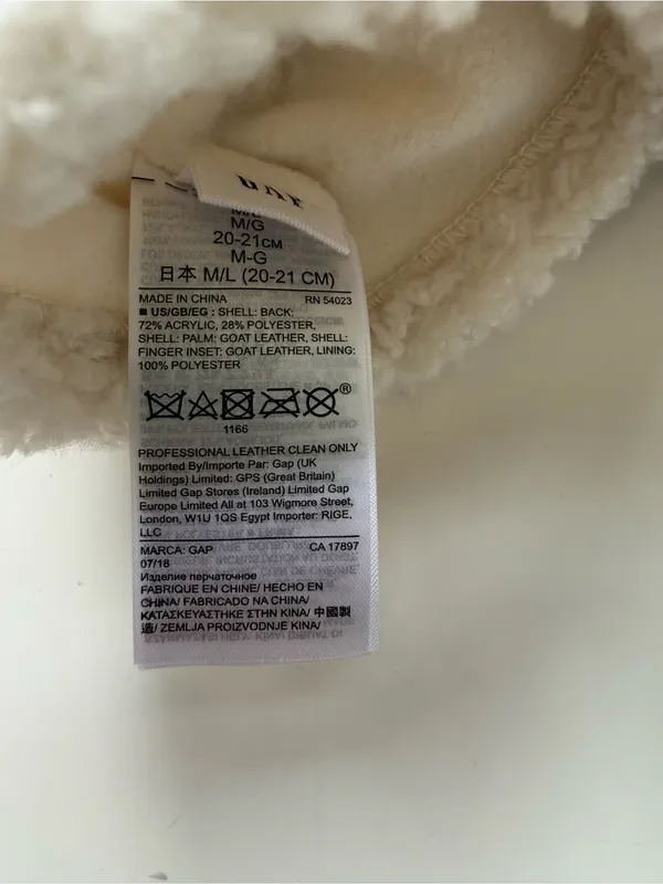 NWT GAP Sherpa Trapper Hat and Mittens Set Cream - Image 5