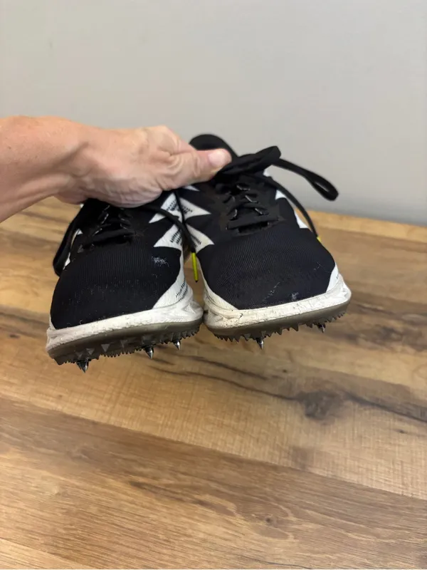 Hoka One One Crescendo MD Track Spikes Athletic Shoes - Image 4