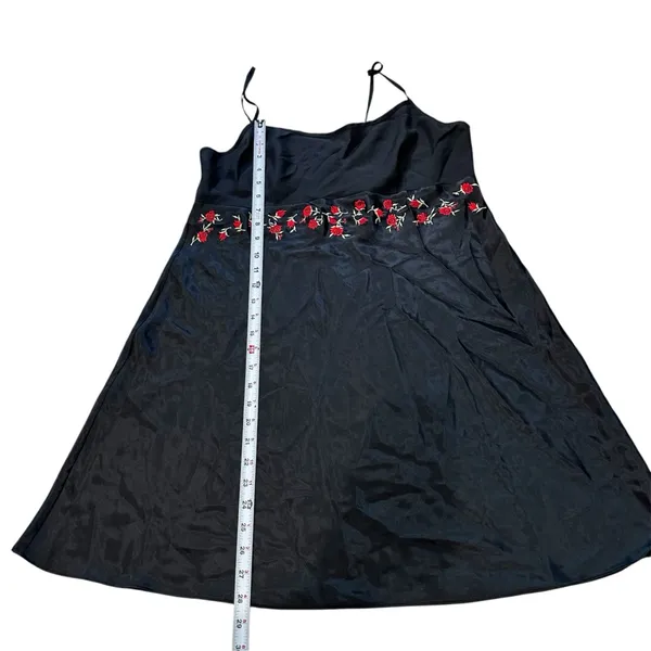 Vintage‎ Delicates Black Satin Slip Dress with Red Rose Floral Embroidery Size L - Image 2