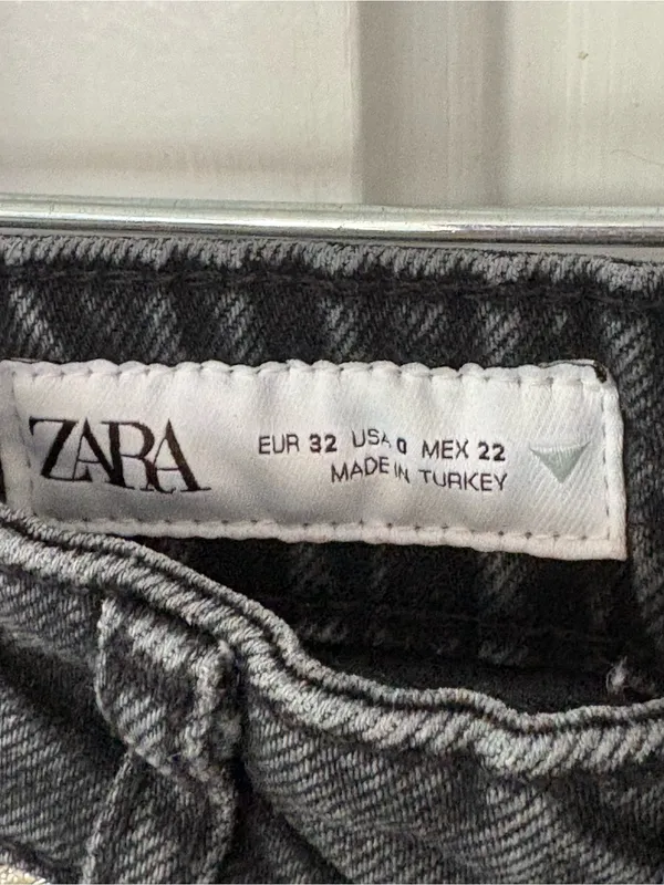 Zara Women’s Washed Black Slim Straight Jeans size 0 inseam 24 - Image 4