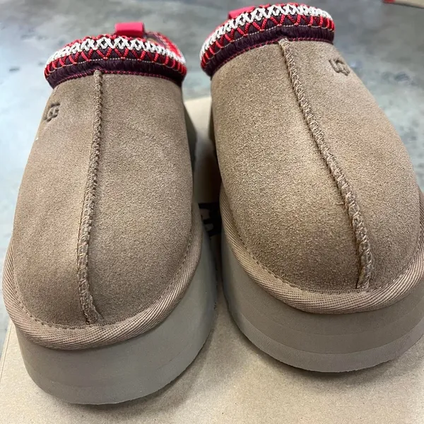 Ugg Women's Black Slippers - Image 4