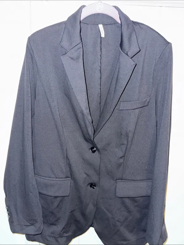 HALARA Black Single-Breasted Blazer with Flap Pockets - Image 6