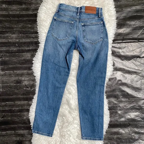 Lucky Brand Medium Wash Blue Denim High Rise Jeans Button Fly Casual Normcore - Image 8