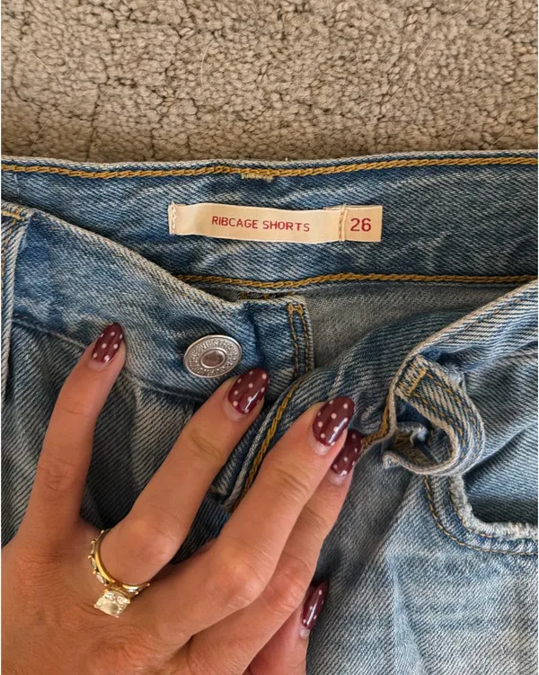 Levi’s Ribcage Jean Shorts High-Rise - Image 3