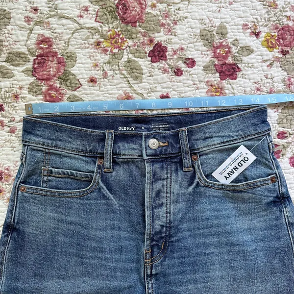 NWT Old Navy Extra High-Rise Sky-Hi Straight Denim Shorts - Image 4