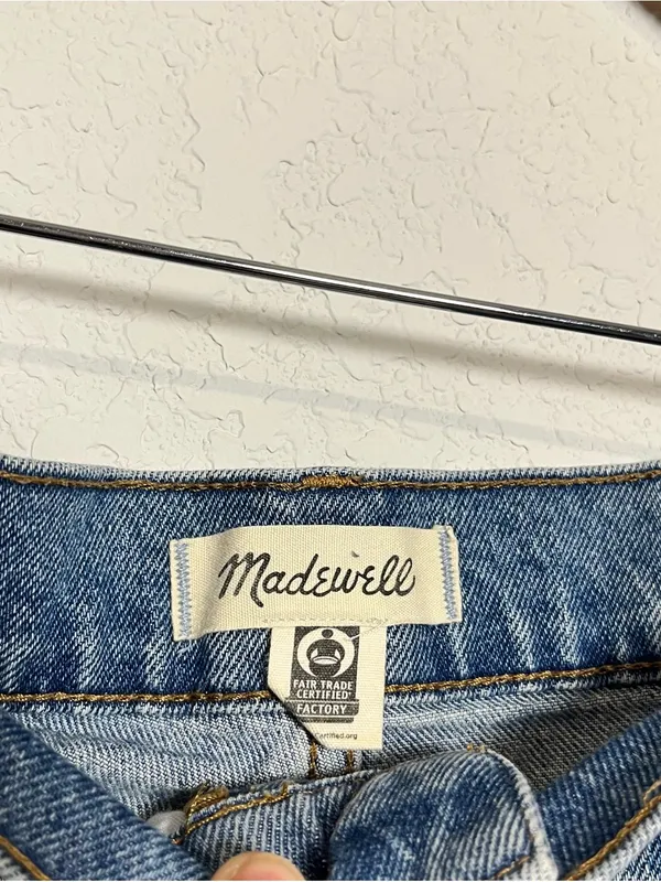 Madewell Distressed The Perfect Jean Short size 32 - Image 3
