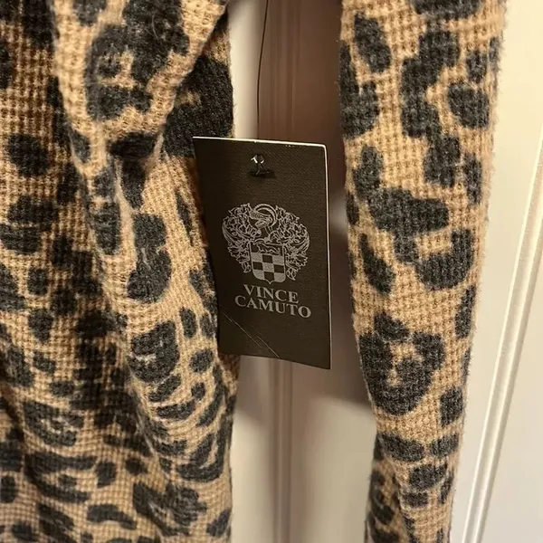 Vince Camuto leopard print cowl neck long sleeve top - Image 3