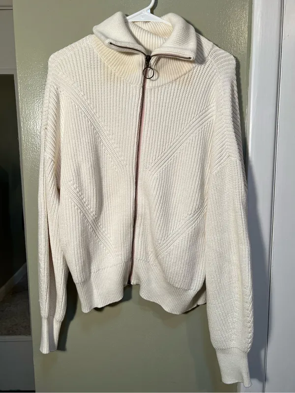 Lilla P Women’s Sz Large Zip Front Sweater in White Cream Gold Circle Zip Cotton - Image 2