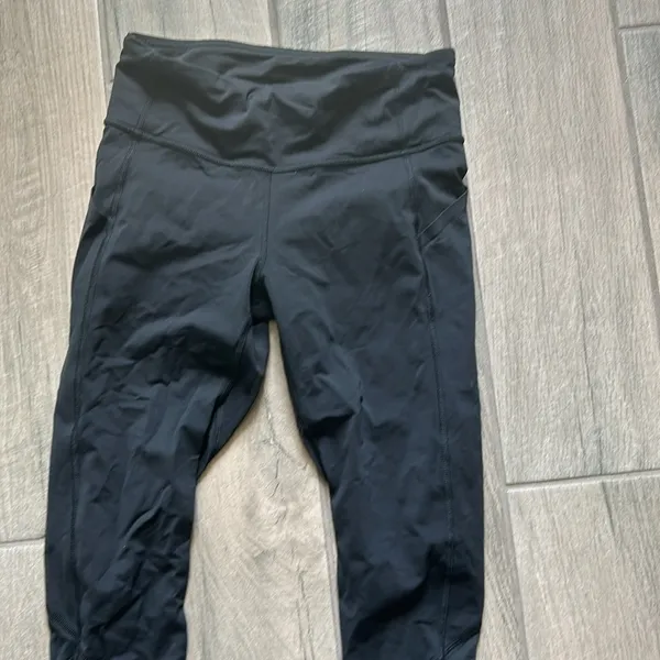 Lululemon black cropped leggings - Image 2