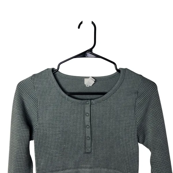 Offline By Aerie Sage Green Long Sleeve Henley Waffle Knit Crop Top Size XS - Image 3