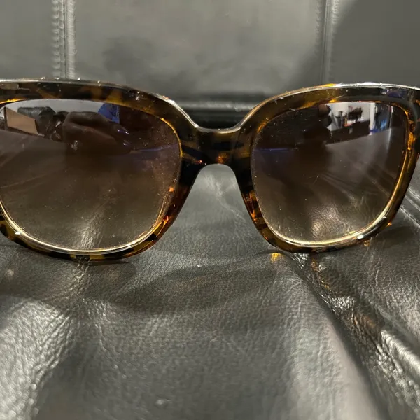 Tortoise Shell Sunglasses Brown - Image 2