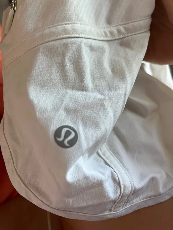 White Lululemon Shorts High-Rise 2.5" - Image 4