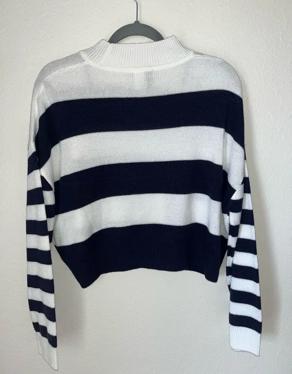 H&M Sweater Turtleneck - Image 2