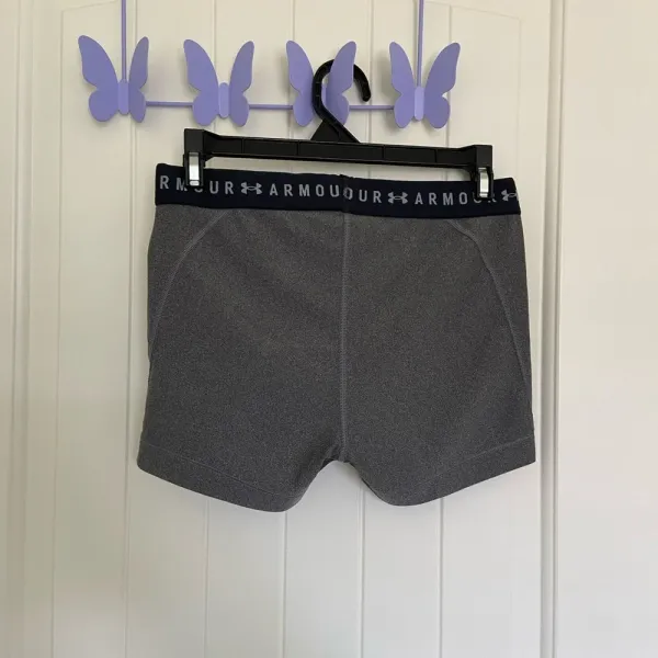 NWOT | Under Armour women’s‎ gray compression shorts — medium - Image 2