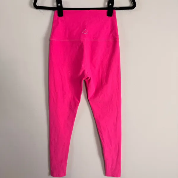 Beyond Yoga Spacedyed Womens High Waisted Midi Leggings Neon Electric Pink Small - Image 2