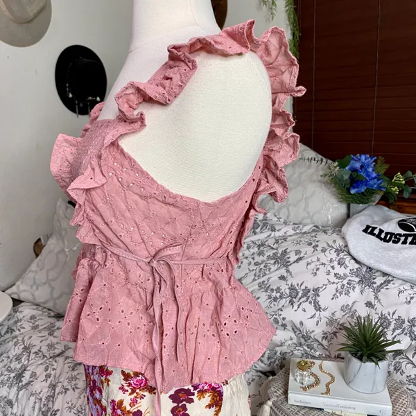 Boutique NEW Pink Eyelet Top - Image 4