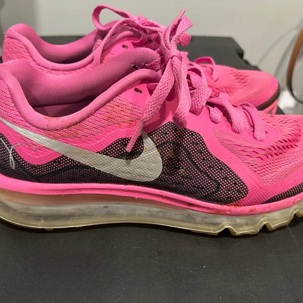 Nike Pink Performance Athletic Shoes with Breathable Mesh - Image 6