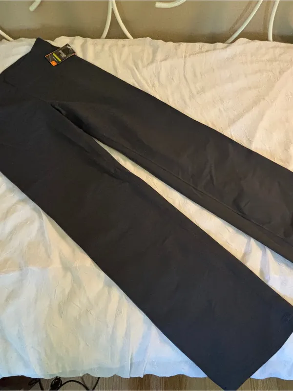NWT Women’s compression pants, cooling, wicking | Size M Black Size M - Image 2