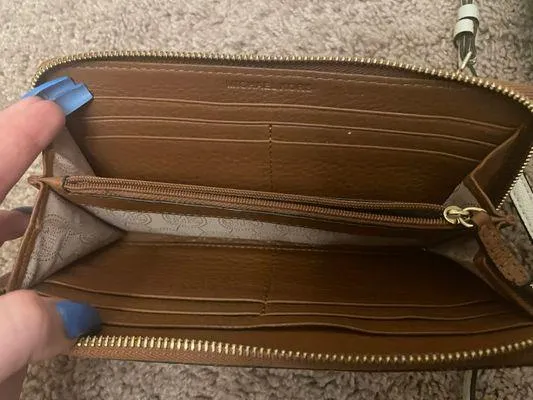 Michael Kors Wallet - Image 3