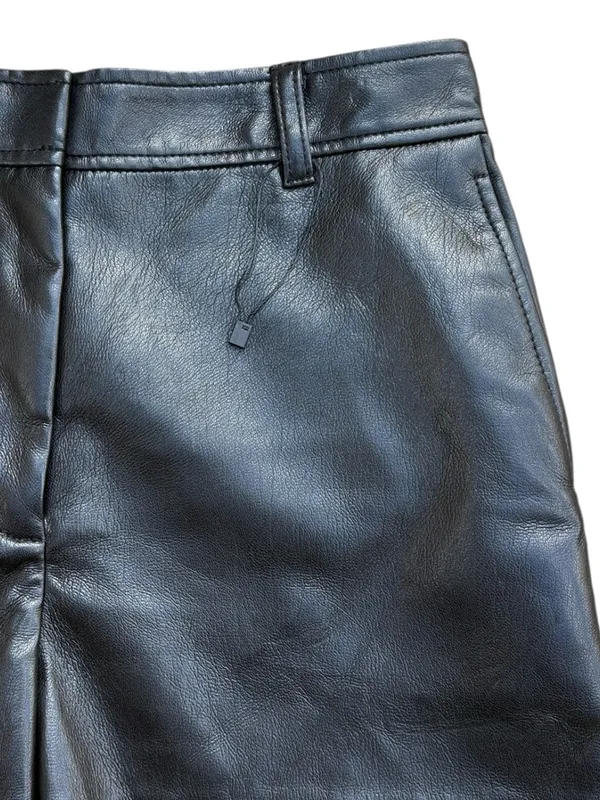 NWOT Aritzia BABATON Faux Leather Shorts Black Size 2 - Image 2