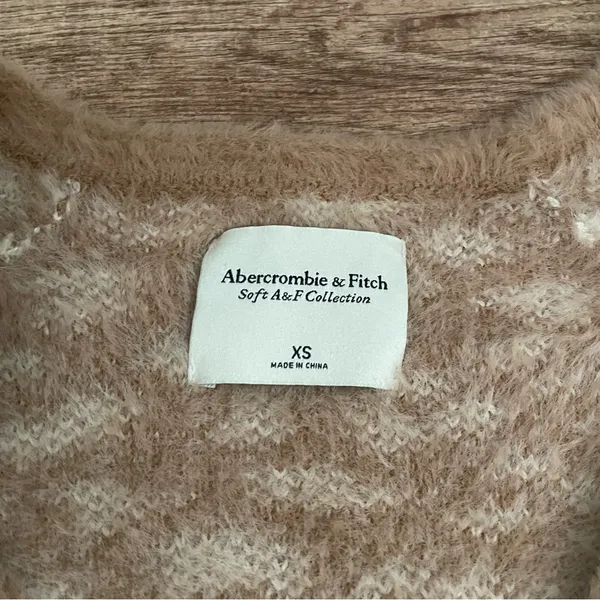 Abercrombie & Fitch Soft Collection Furry Eyelash Sweater Leopard Print Scoop XS - Image 4