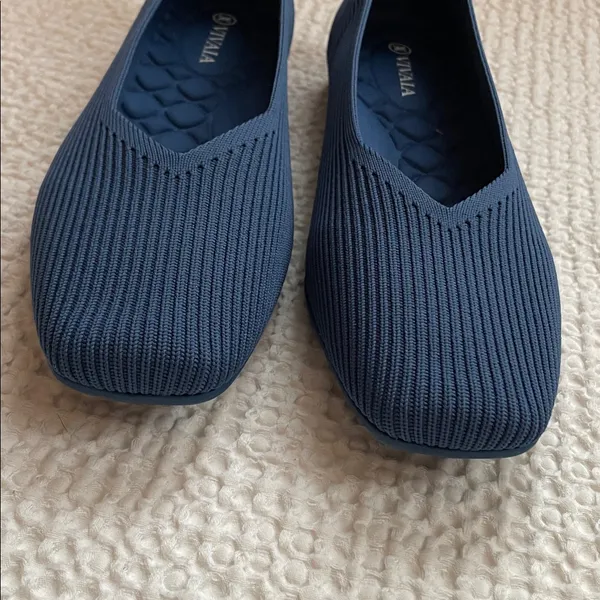 VIVAIA Margot Walker Lightweight Square-Toe V-Cut Flats in Vintage Blue Size 40 - Image 7