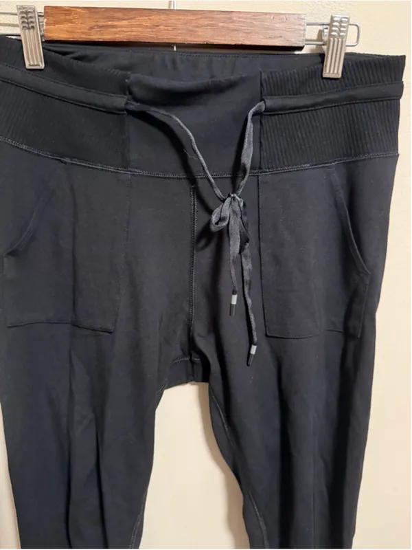 Travis Mathew Beyond The Coast Womens Pants Drawstring Black Jogger Size Medium - Image 3