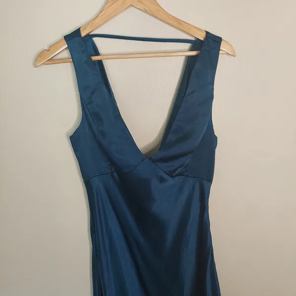 Lulus V-Neck Dress With Cowl Neck Back Size M - Image 3