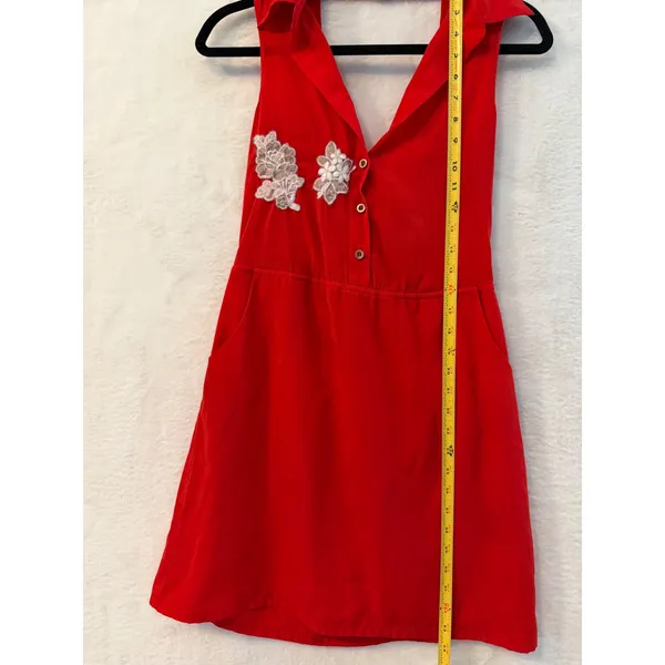 Bebe Red Mini Dress Womens XS Sleeveless Halter Lace Floral Pockets Button Front - Image 2
