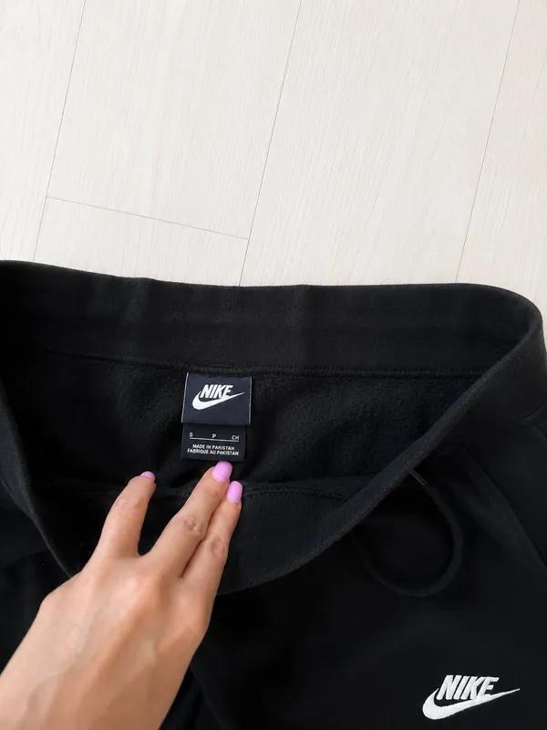 Nike Women's Sportswear Club Jogger Pants Sweatpants Black Small - Image 3