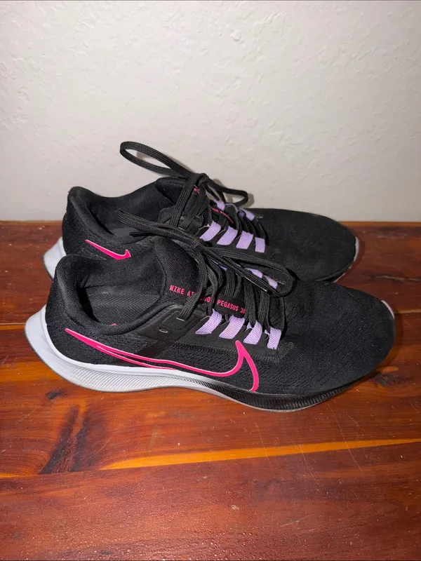 Nike Air Zoom Pegasus 38 Women's Size 9.5 - Image 2