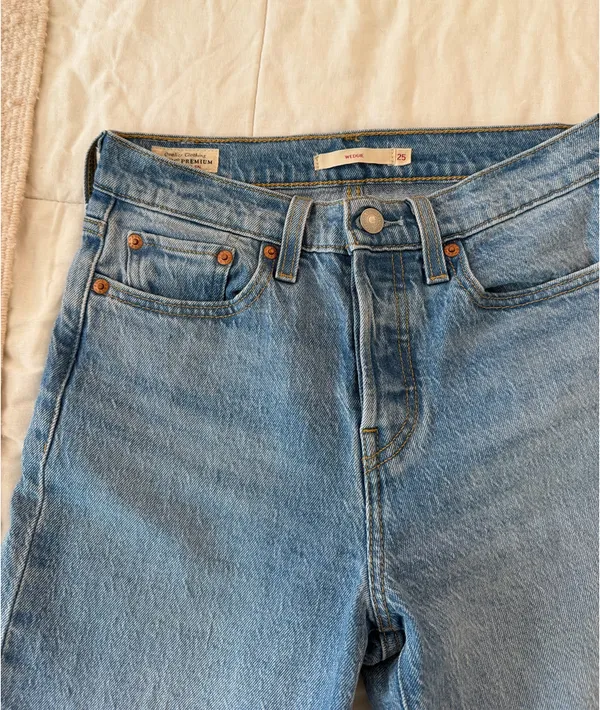 Levi’s Wedgie Jeans - Image 3