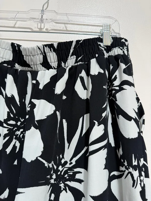 Nine West Black White Floral Wide Leg Crop Pants Size XL - Image 8