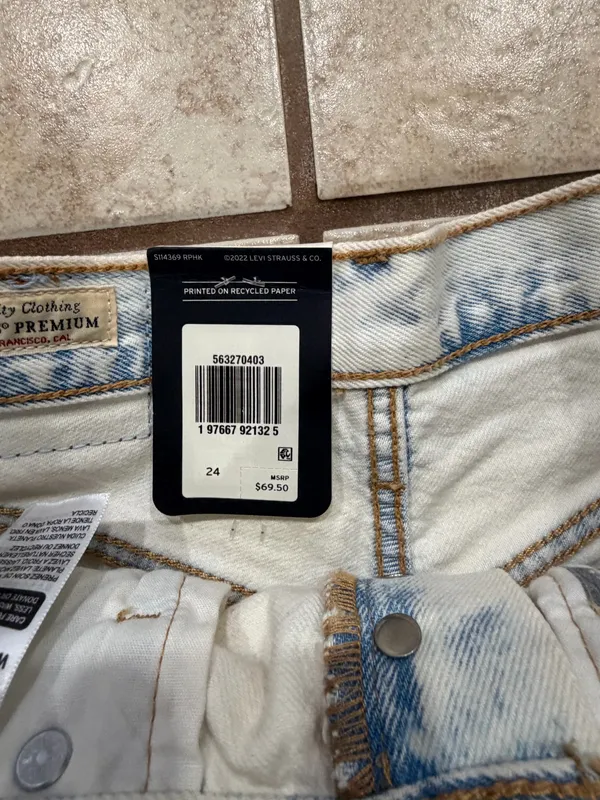 Levi’s Jean Shorts 501 - Image 2